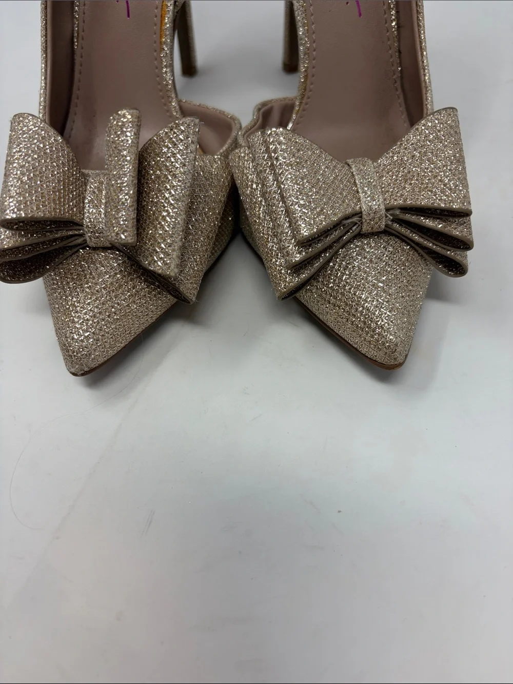 Betsey Johnson Champagne Glitter Bow Pointed-Toe Heeled Pumps Size 7